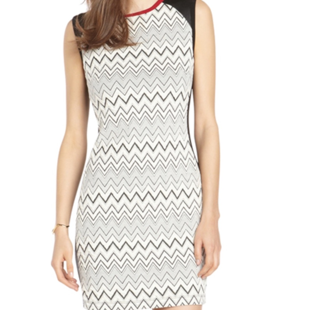 🎸NWT🎸Wyatt Chevron Print Faux Leather Dress
